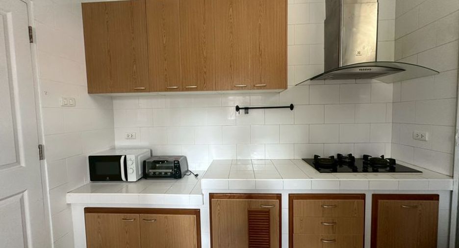 For rent 4 bedrooms house in Si Racha, Chonburi