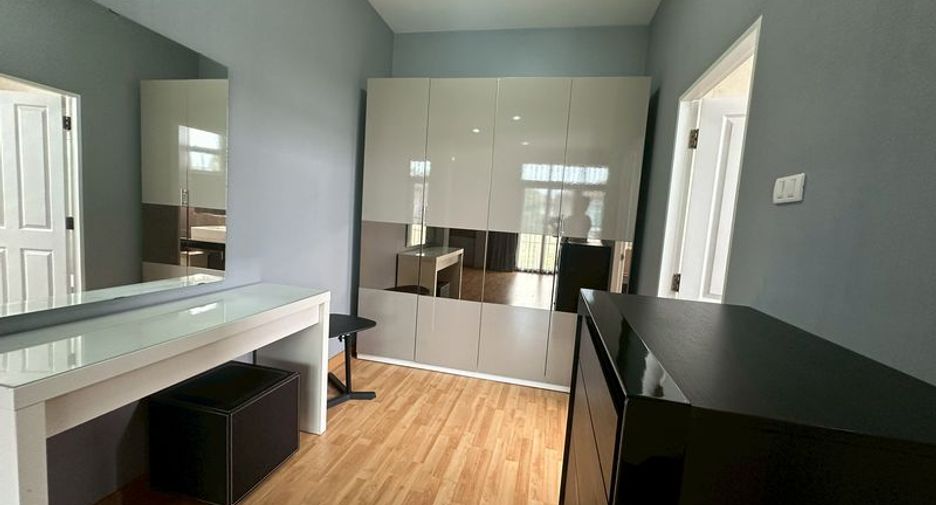 For rent 4 bedrooms house in Si Racha, Chonburi