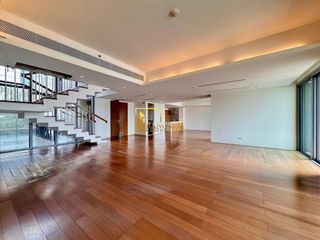 For sale 3 bedrooms condo in Yan Nawa, Bangkok