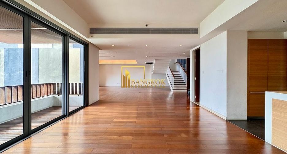 For sale 3 bedrooms condo in Yan Nawa, Bangkok