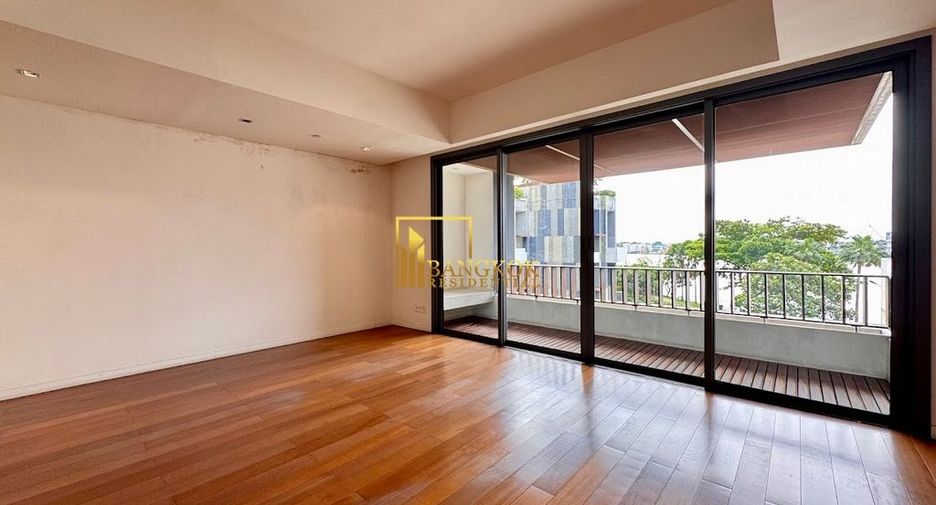 For sale 3 bedrooms condo in Yan Nawa, Bangkok
