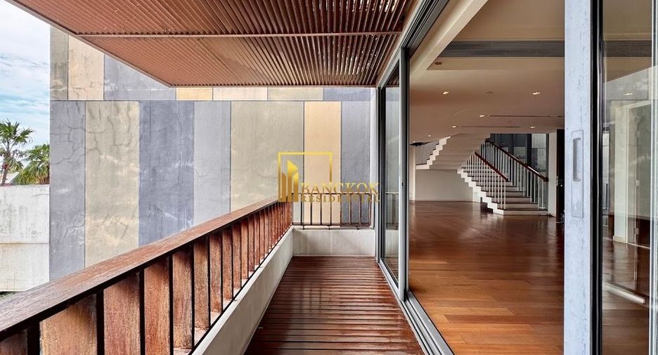 For sale 3 bedrooms condo in Yan Nawa, Bangkok