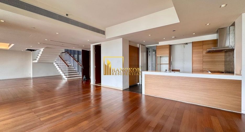 For sale 3 bedrooms condo in Yan Nawa, Bangkok