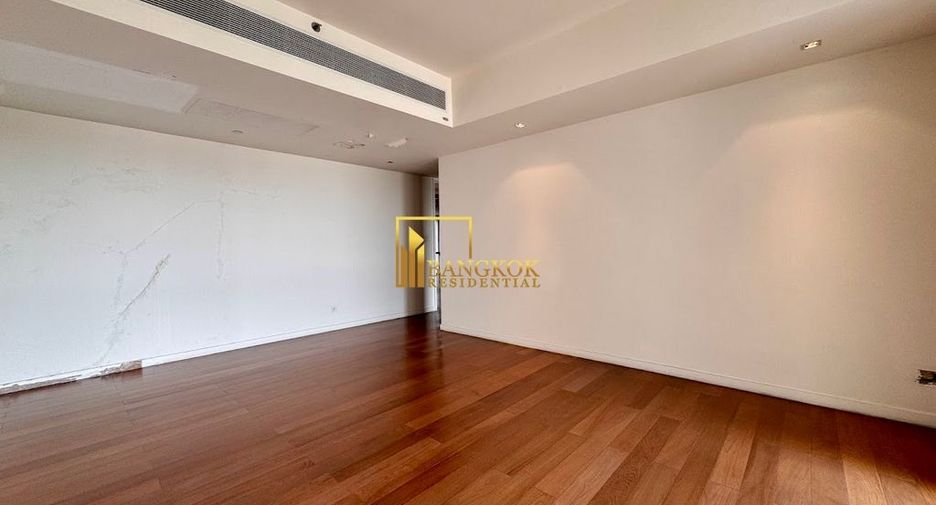 For sale 3 bedrooms condo in Yan Nawa, Bangkok