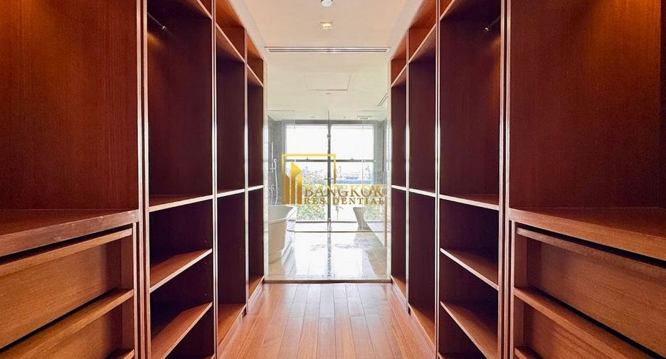 For sale 3 bedrooms condo in Yan Nawa, Bangkok