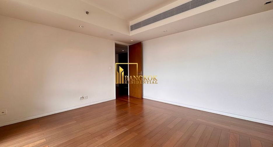 For sale 3 bedrooms condo in Yan Nawa, Bangkok