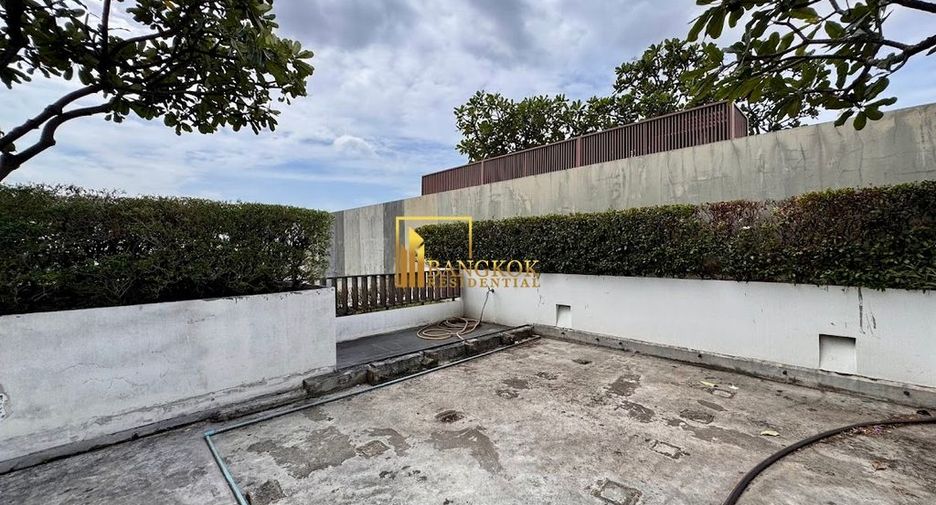 For sale 3 bedrooms condo in Yan Nawa, Bangkok
