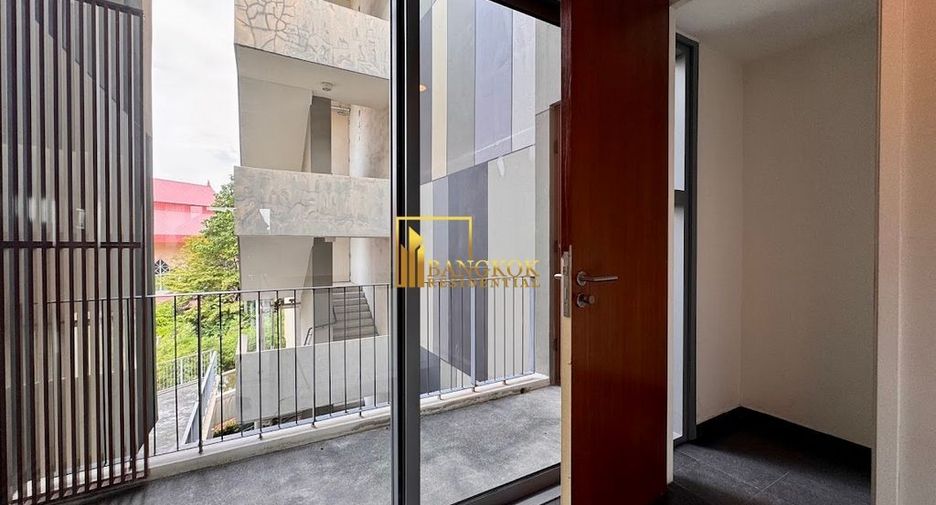 For sale 3 bedrooms condo in Yan Nawa, Bangkok