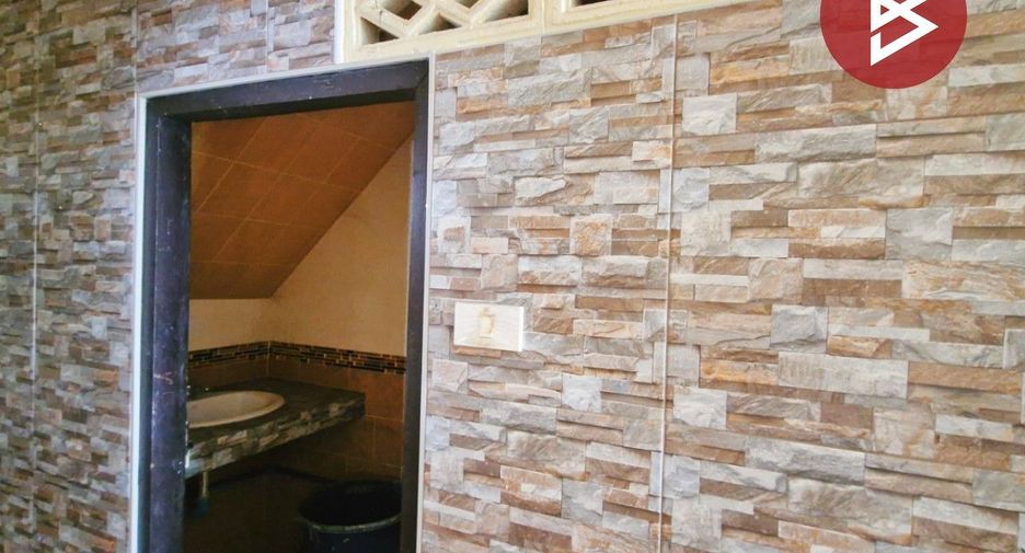 For sale retail Space in Chai Badan, Lopburi