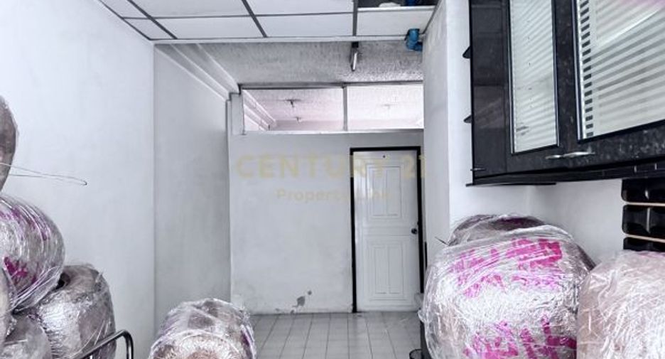 For sale 3 ベッドルーム house in Phaya Thai, Bangkok