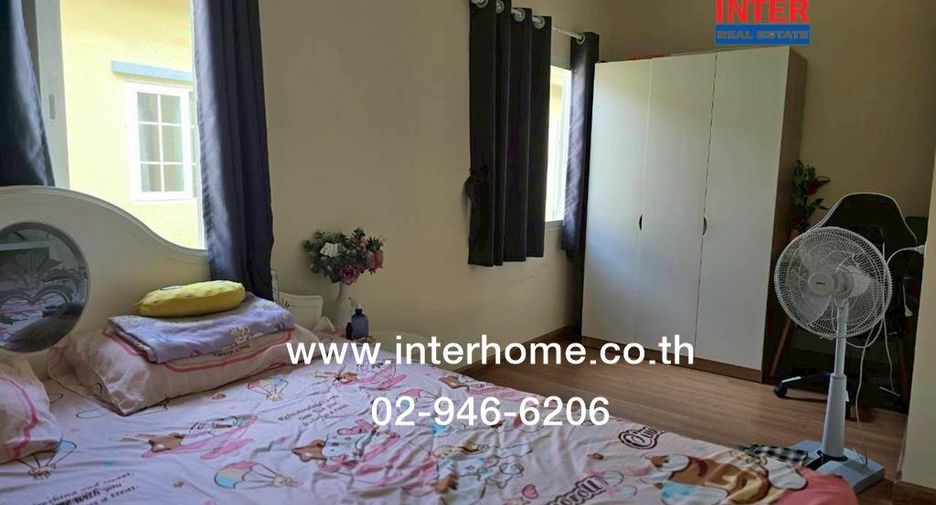 For sale 3 bedrooms townhouse in Mueang Samut Prakan, Samut Prakan