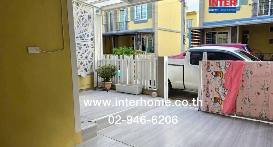 For sale 3 bedrooms townhouse in Mueang Samut Prakan, Samut Prakan