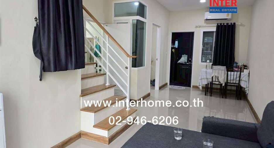For sale 3 bedrooms townhouse in Mueang Samut Prakan, Samut Prakan