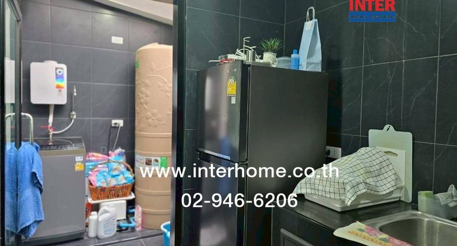 For sale 3 bedrooms townhouse in Mueang Samut Prakan, Samut Prakan