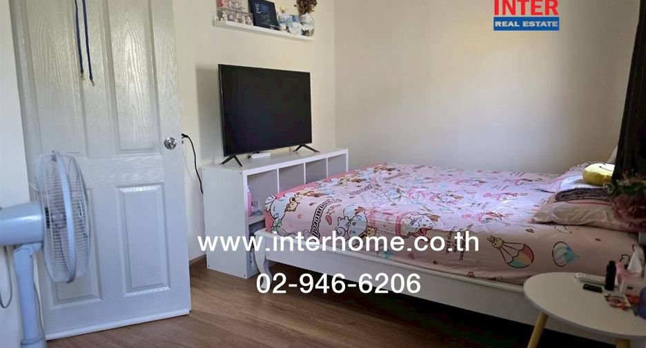 For sale 3 bedrooms townhouse in Mueang Samut Prakan, Samut Prakan