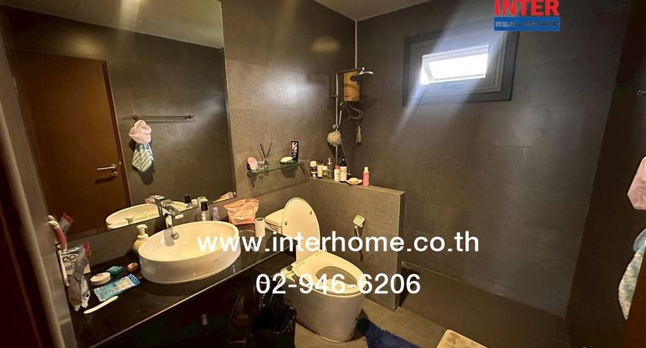 Casa en venta de 4 habitaciones en Bang Kruai, Nonthaburi