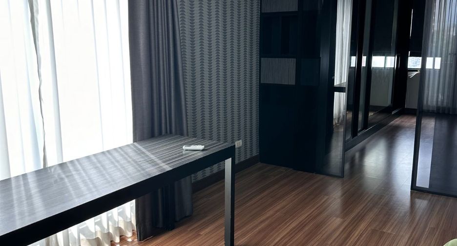 For sale 5 bedrooms townhouse in Suan Luang, Bangkok