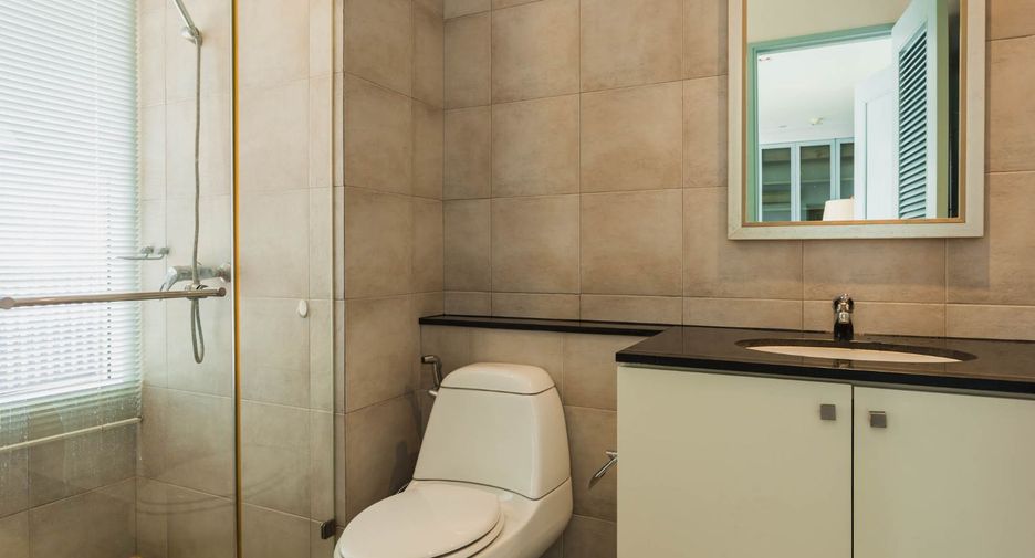 For rent 3 bedrooms condo in Watthana, Bangkok