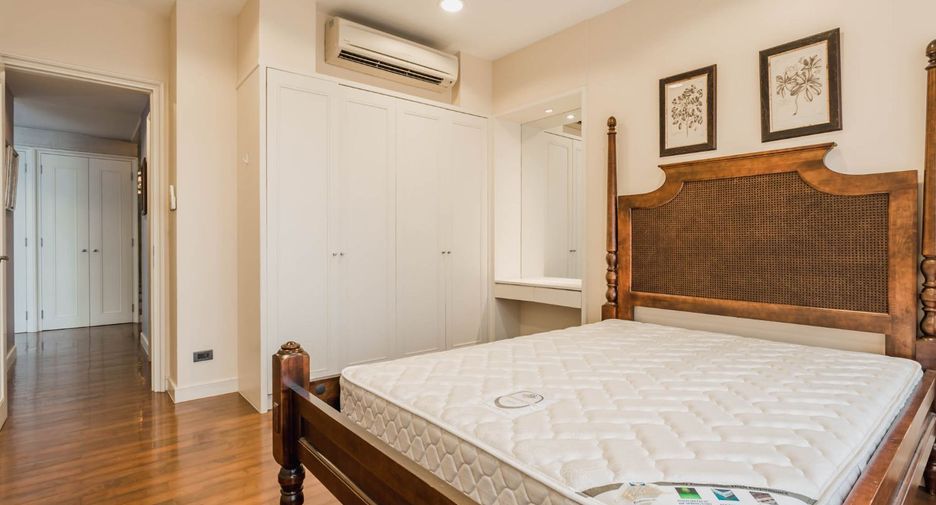 For rent 3 bedrooms condo in Watthana, Bangkok