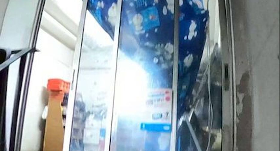 For sale 3 bedrooms retail Space in Bang Kapi, Bangkok