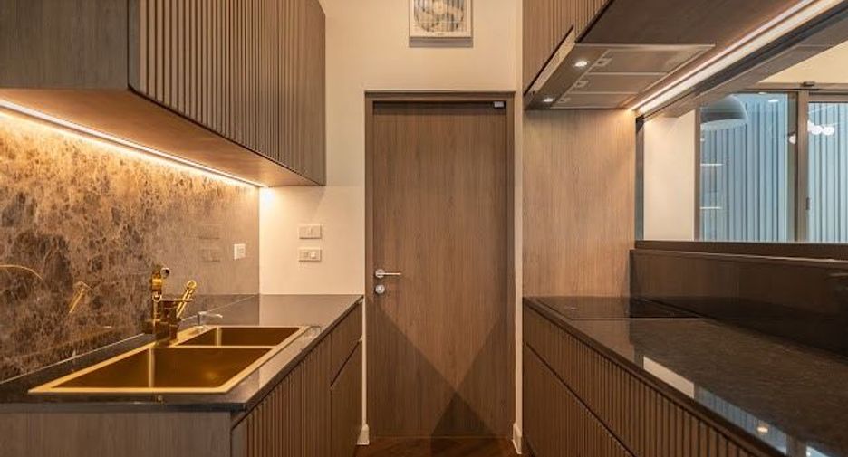 For sale 4 bedrooms house in Wang Thonglang, Bangkok