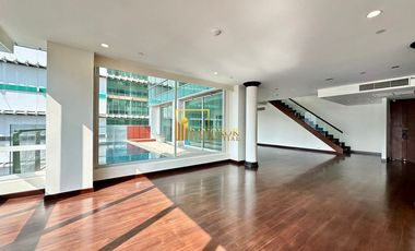 À louer et à vendre 3 chambres condo à Khlong Toei, Bangkok