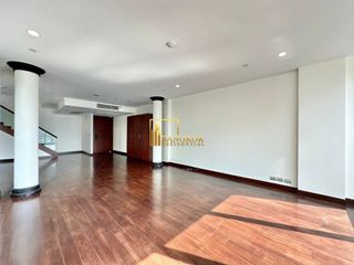 À louer et à vendre 3 chambres condo à Khlong Toei, Bangkok