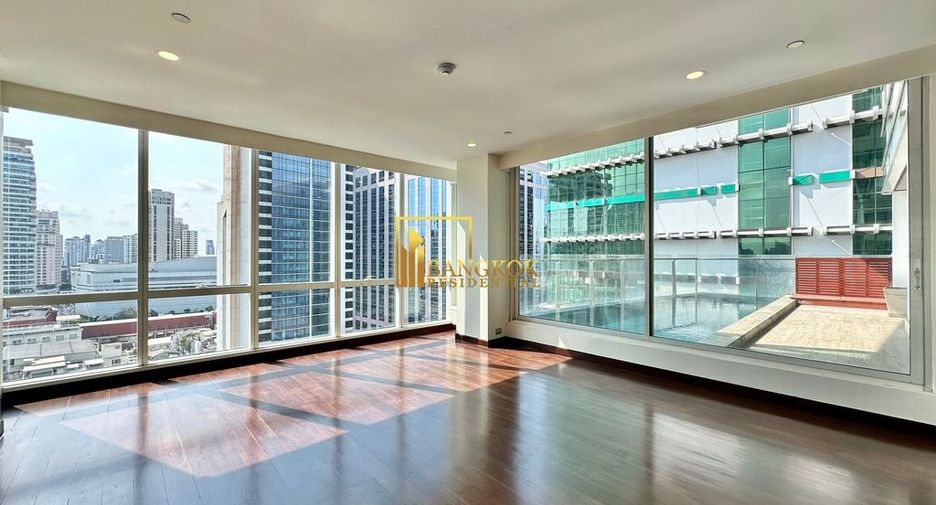 À louer et à vendre 3 chambres condo à Khlong Toei, Bangkok