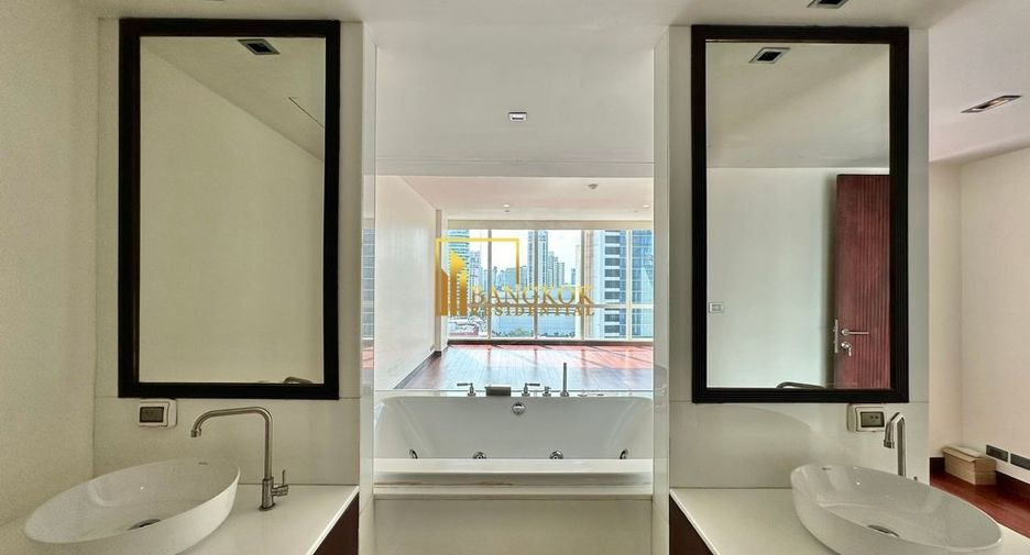 À louer et à vendre 3 chambres condo à Khlong Toei, Bangkok