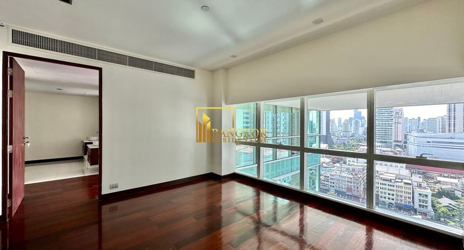 À louer et à vendre 3 chambres condo à Khlong Toei, Bangkok
