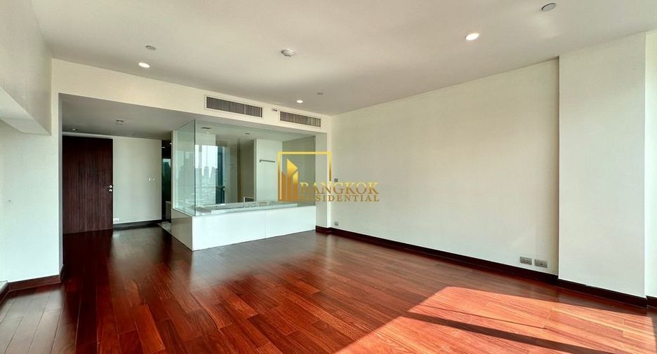 À louer et à vendre 3 chambres condo à Khlong Toei, Bangkok