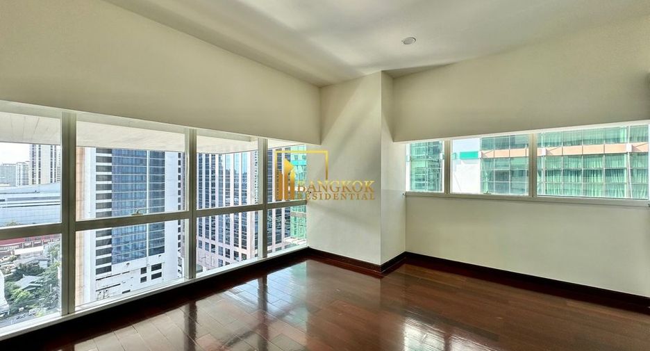 À louer et à vendre 3 chambres condo à Khlong Toei, Bangkok