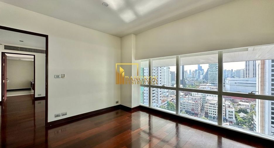 À louer et à vendre 3 chambres condo à Khlong Toei, Bangkok