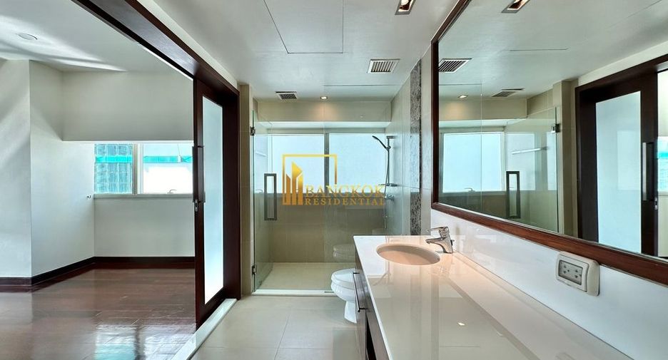 À louer et à vendre 3 chambres condo à Khlong Toei, Bangkok