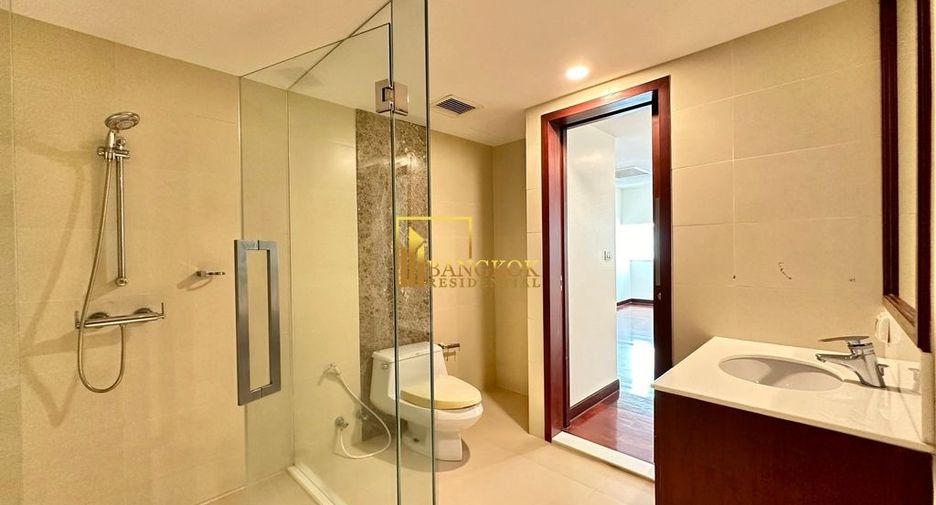 À louer et à vendre 3 chambres condo à Khlong Toei, Bangkok