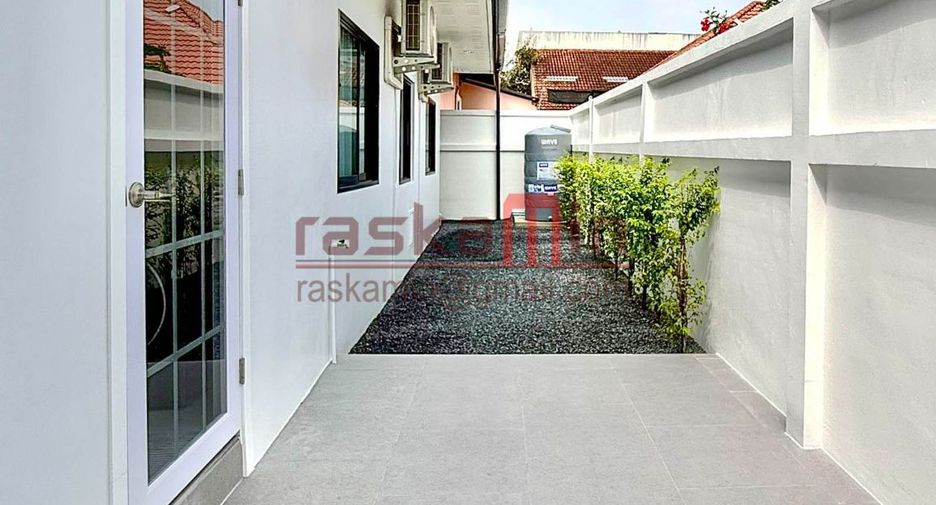 For sale 3 ベッドルーム villa in Bang Lamung, Chonburi
