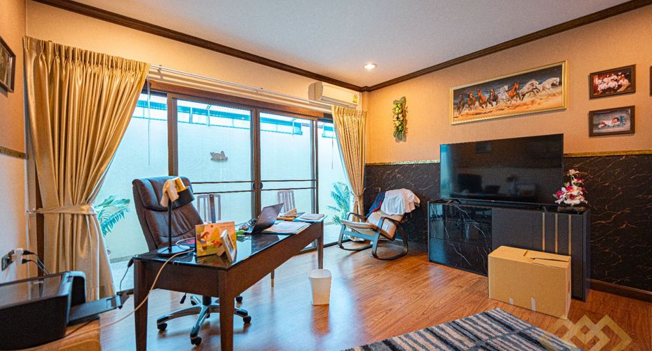 For sale 3 bedrooms house in Sattahip, Chonburi