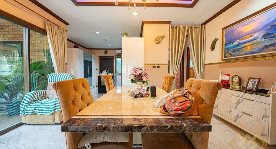 For sale 3 bedrooms house in Sattahip, Chonburi