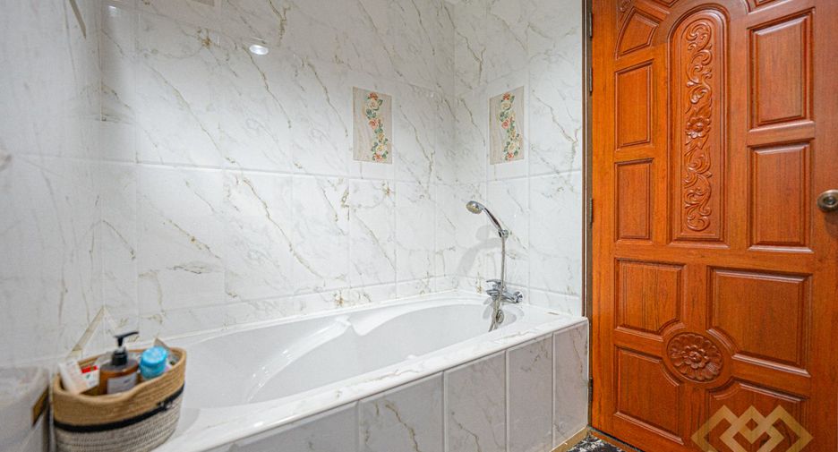 For sale 3 bedrooms house in Sattahip, Chonburi