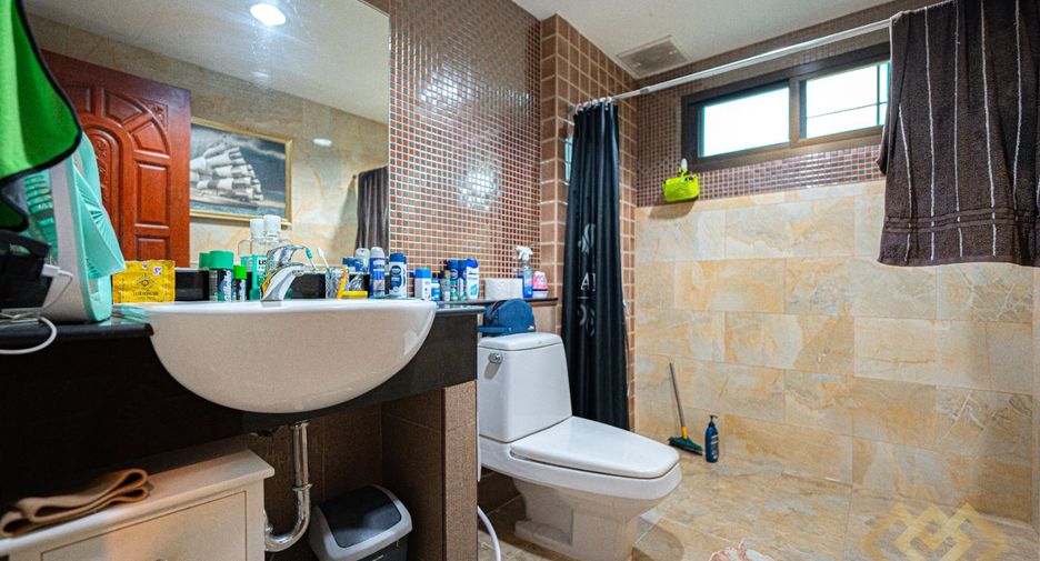 For sale 3 bedrooms house in Sattahip, Chonburi