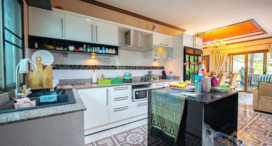 For sale 3 bedrooms house in Sattahip, Chonburi