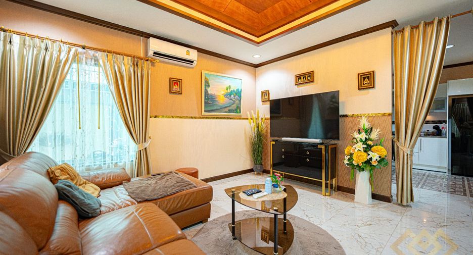 For sale 3 bedrooms house in Sattahip, Chonburi