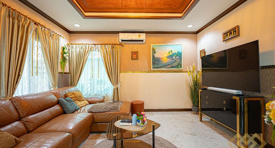 For sale 3 bedrooms house in Sattahip, Chonburi