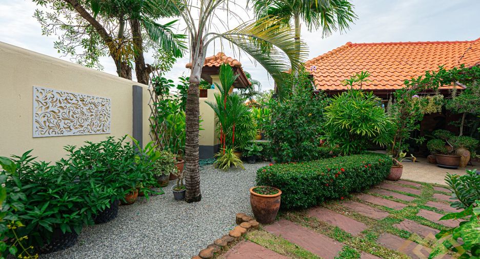 For sale 3 bedrooms house in Sattahip, Chonburi