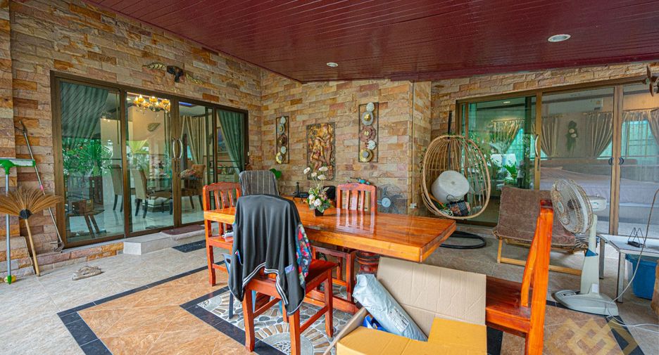 For sale 3 bedrooms house in Sattahip, Chonburi