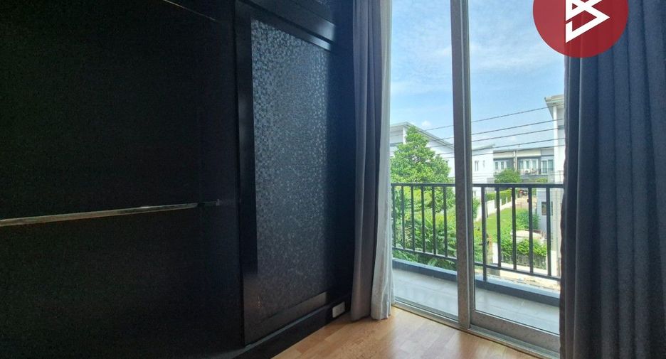 Casa adosada en alquiler y en venta de 4 habitaciones en Bang Yai, Nonthaburi