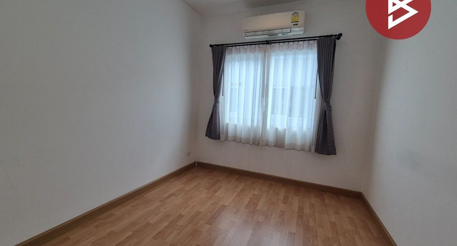 Casa adosada en alquiler y en venta de 4 habitaciones en Bang Yai, Nonthaburi