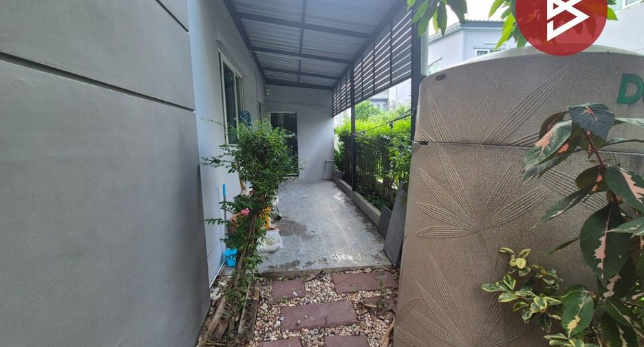 Casa adosada en alquiler y en venta de 4 habitaciones en Bang Yai, Nonthaburi