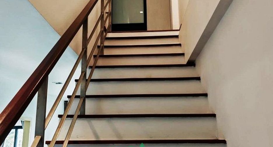For sale 3 bedrooms townhouse in Don Mueang, Bangkok