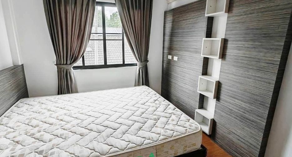 For sale 3 bedrooms townhouse in Don Mueang, Bangkok